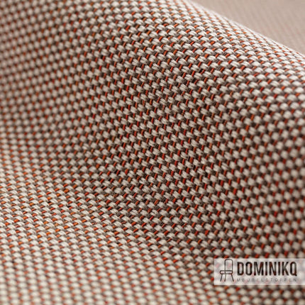 Pine meubelstof van De Ploeg met ritmische weefstructuur en rustige kleuren, verkrijgbaar bij Dominikq. Vanaf 5 meter 10% korting.