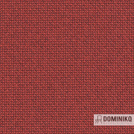 Cura bekledingsstof in warm rood, gemaakt van 98% gerecycled polyester met matte, gemêleerde textuur voor luxe meubelcomfort.