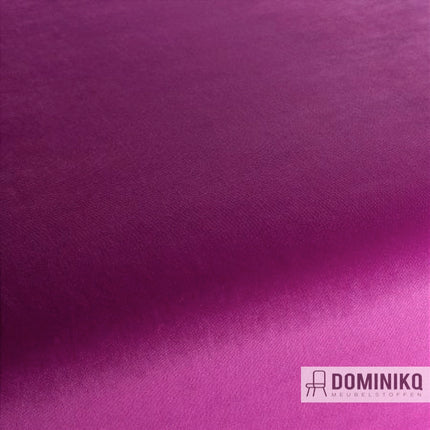 Paarse JAB Anstoetz Champion Vol2 velvet stof, slijtvast polyester met verfijnd weefsel en veelzijdig kleurenpallet voor decoratie.