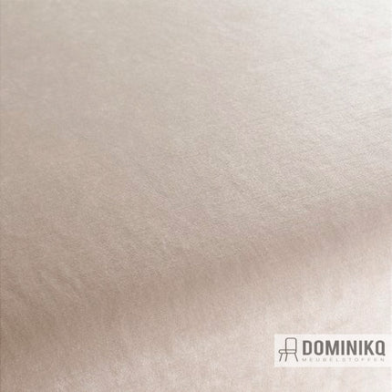 Close-up van JAB Anstoetz George velours meubelstof in neutrale tint.