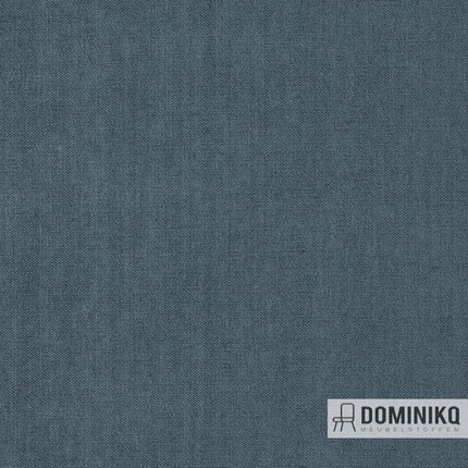 Blauwe meubelstof Comeback van Keymer, duurzaam en zacht, met een tijdloze uitstraling en beschikbaar in 38 kleuren.