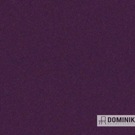 Dieppaarse meubelstof Viborg van Keymer, met een verfijnde, wollige uitstraling, geschikt voor moderne interieurs. Slijtvast en sterk.