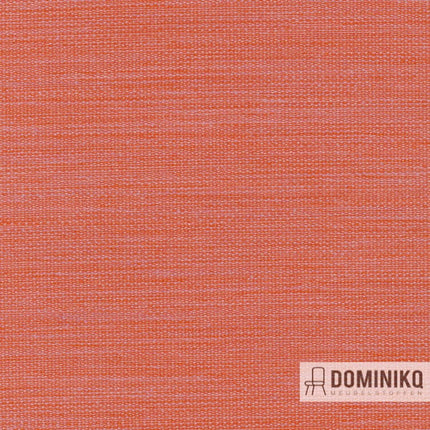 Kvadrat Raf Simons Balder 3 stof in warme roodtint met subtiele kleurschommelingen, ontworpen door Fanny Aronsen. Hoogwaardige meubelstof.