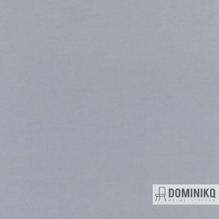 Kvadrat Febrik Gentle 2 113 - Grijze fluwelen stretch meubelstof met gebreide textuur, perfect voor luxe interieurprojecten.