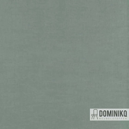 Kvadrat Raf Simons Harald 3 stof in zachte groene tint met matte afwerking, perfect voor elegante bekleding en interieurontwerp.