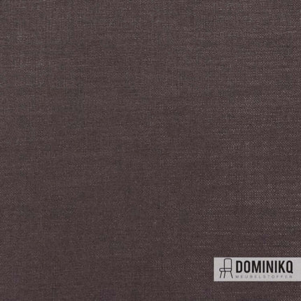 Fanello meubelstof van Kvadrat Sahco in donkergrijze kleur, sterke stof voor intensief gebruik, glanzend en soepel met subtiele kleurvariatie.