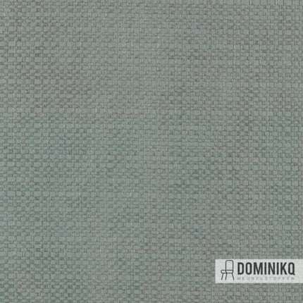 Stof met onregelmatig dambordpatroon in groen, Kvadrat Sahco Jade, levendig door zachte chenille en glanzende polyester garens.