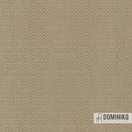 Stofpatroon Kvadrat Sahco Jade 007 met onregelmatig dambordpatroon. Zacht chenille gemengd met glanzende polyester voor een levendig effect.