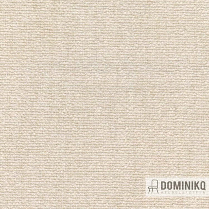 Gestructureerde meubelstof in beige tint, ontworpen door Vincent van Duysen en Anna Vilhelmine Ebbesen, met zachte aanraking en beweging.