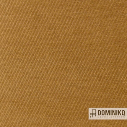 Alt Tag: "Kvadrat Sahco Nabis 015 klassiek twill, zachte chenille garen met diagonale streep in warme tint, moderne uitstraling."