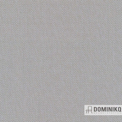 Steelcut Quartet 114 meubelstof met zachte oppervlak en diepe kleur.